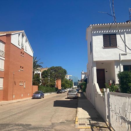 Chalet Adosado En Urbanizacion Con Precioso Jardin Denia Exterior photo